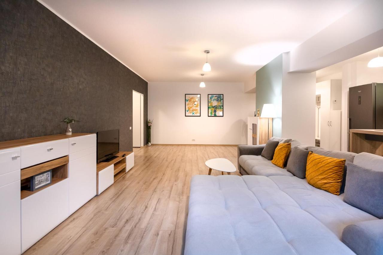 Tampa Gardens Apartments - Adults Only Brasov Exterior photo